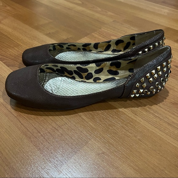 GB Gianni Bini | Gold Stud Brown Leather Flats - Picture 5 of 5